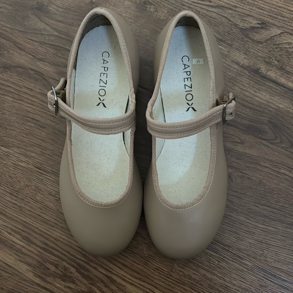NEW girls tap shoes